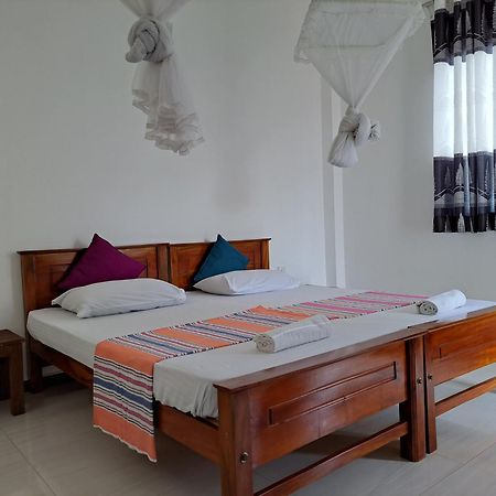 B & B Charm Dikwella Quarto foto